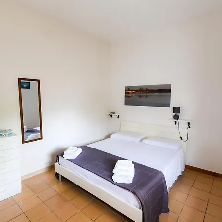Macchia Mediterranea Bed & Breakfast *